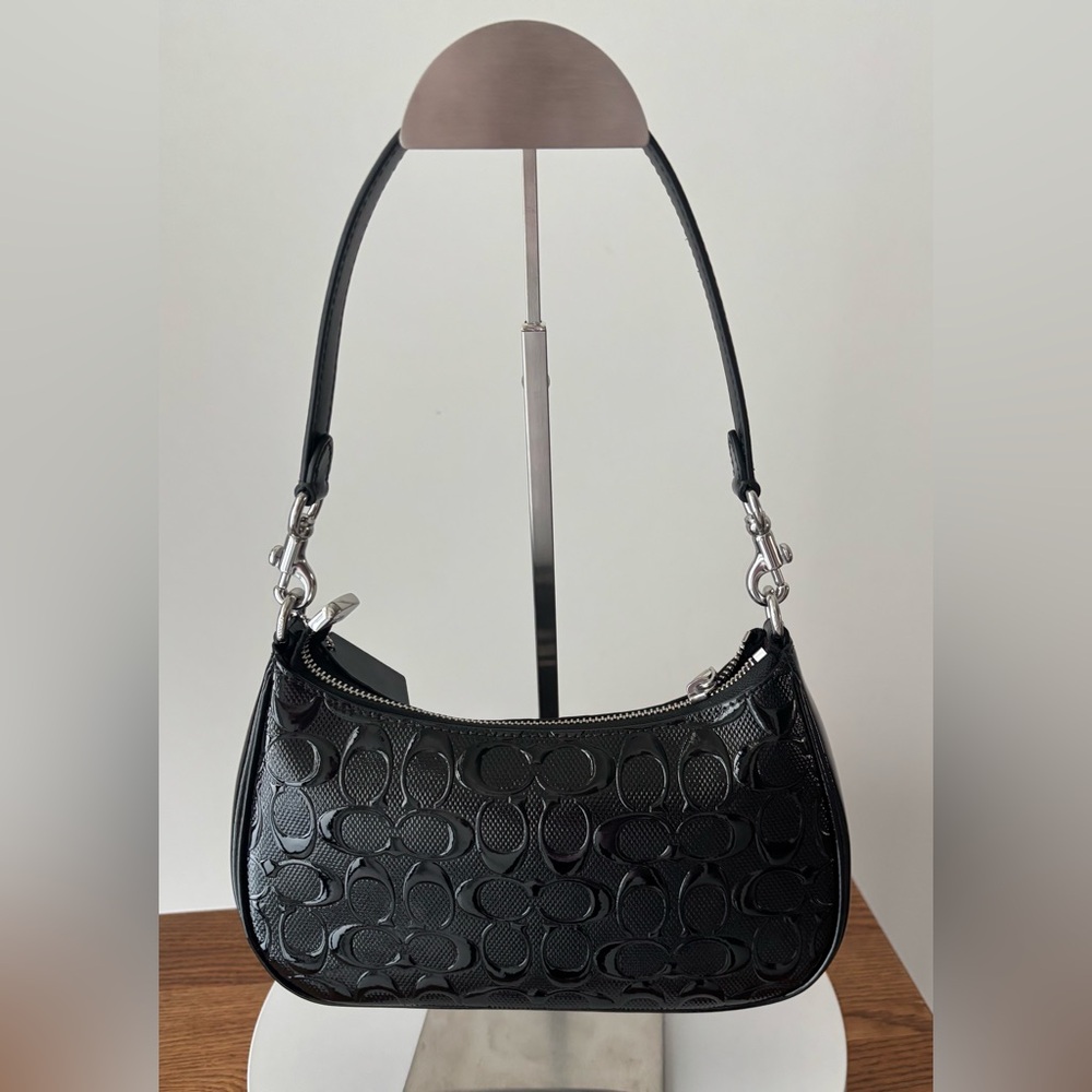 Coach NWT Teri Shoulder Bag in Signature Black Patent Leather w/Heart Charm - Picture 5 of 8